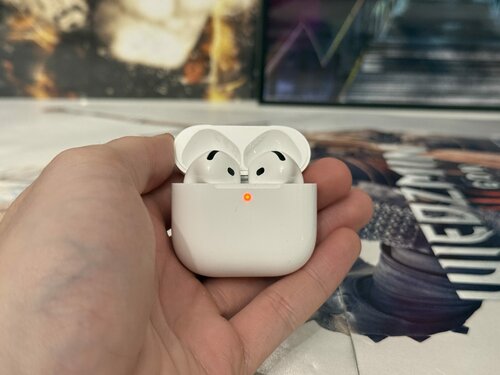 Apple AirPods 4 ANC