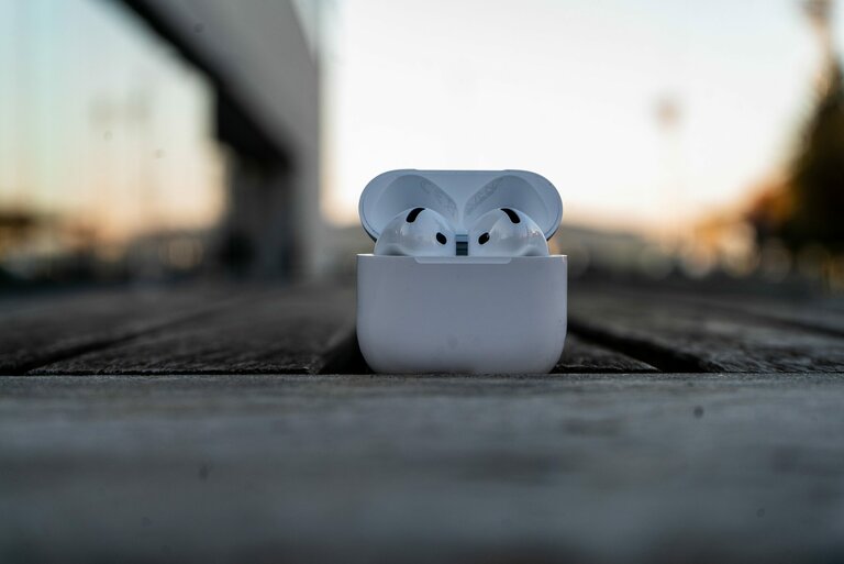 Apple AirPods 4 ANC