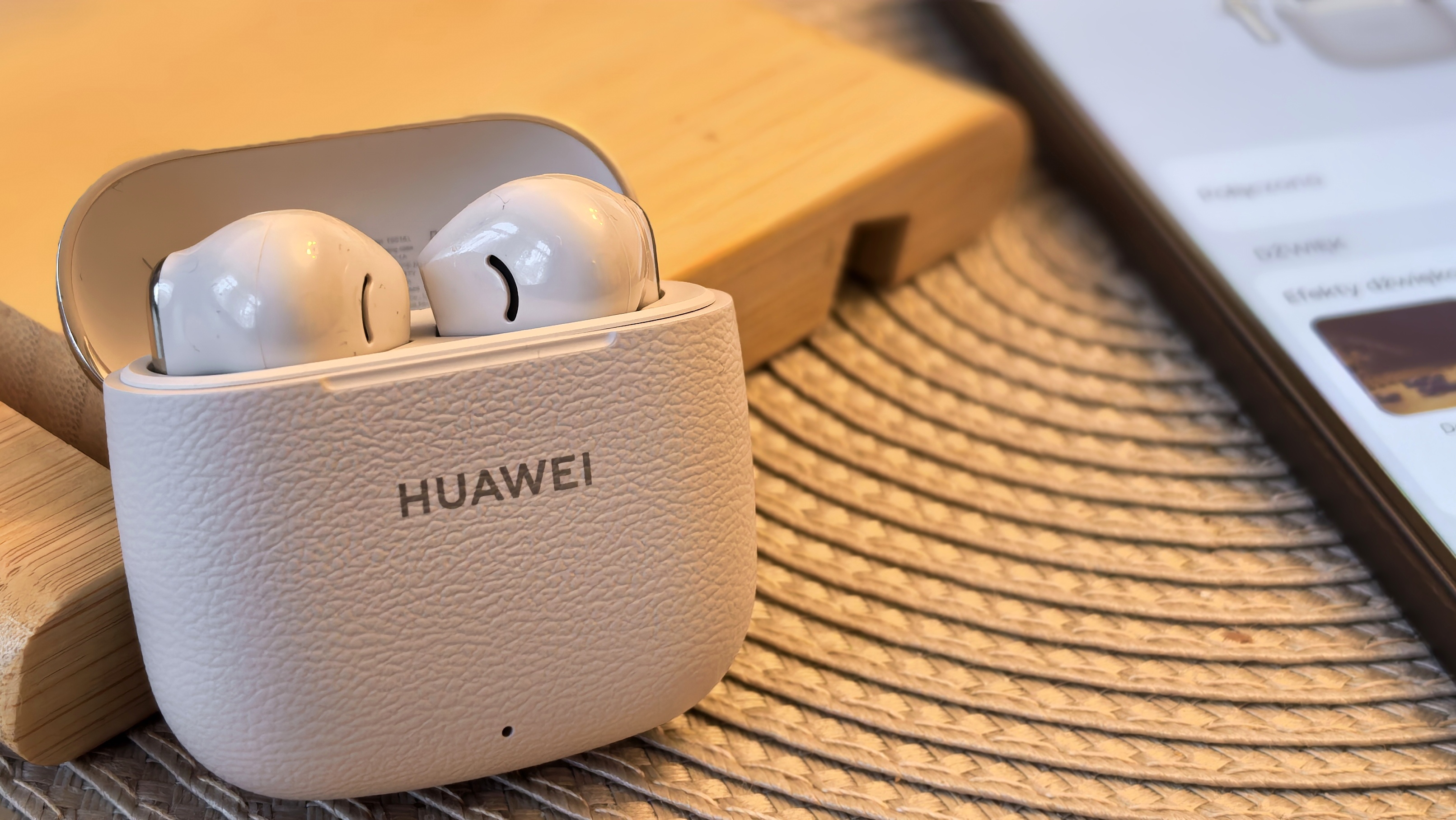 HUAWEI FreeBuds SE 3: test słuchawek, które kuszą ceną